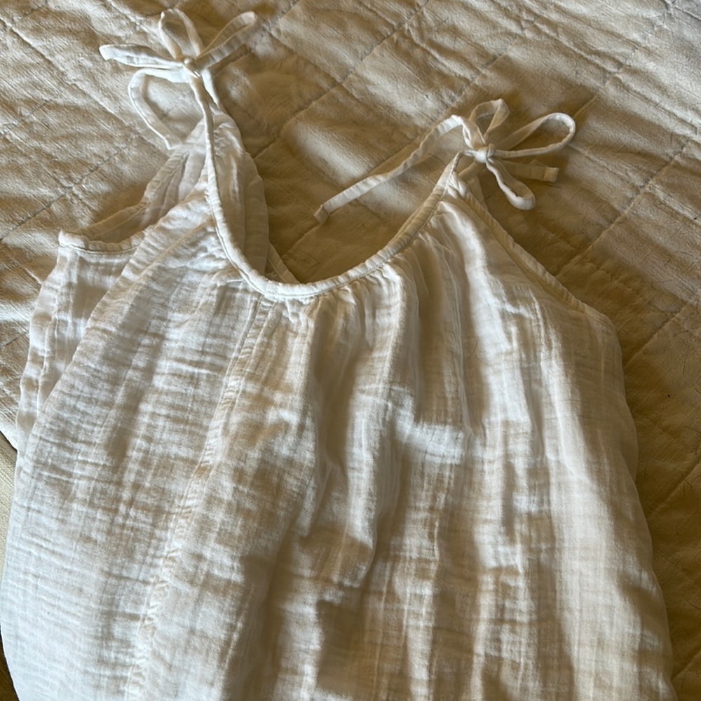 Old Navy White linen tank with adjustable straps size L